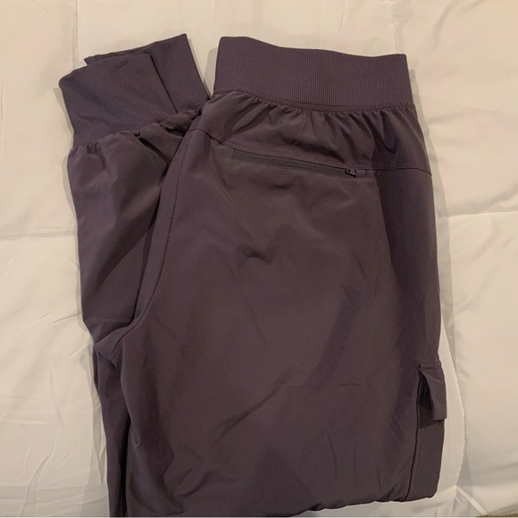 Old Navy All In Motion Cargo Joggers - 2 for $20! - Picture 8 of 8